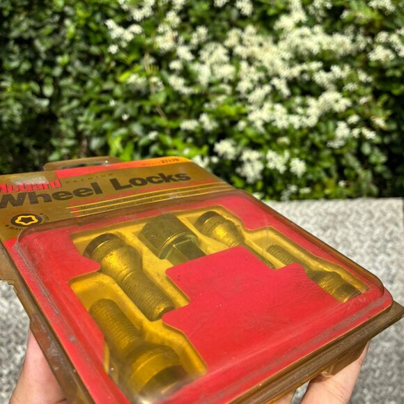 McGard 27179 Wheel Lock Set M12X1.5 Bolt Cone Seat 17Mm Hex 25.5Mm Shk-Chrome - Picture 2 of 3